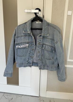 Джинсова куртка овезсайз