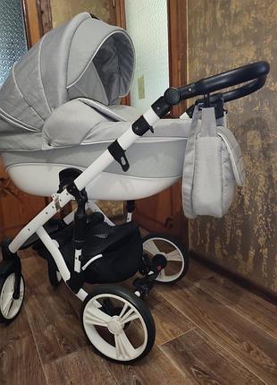 Продам дитячу коляску  в гарному стані (люлька + літній варіант) також є підстаканник, дощовик, дві маскитні сітки, сумка  та багажник