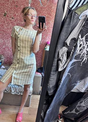 Літня дихаюча сукня у клітинку з завʼязками