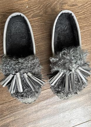 Шкіряні туфлі з хутром