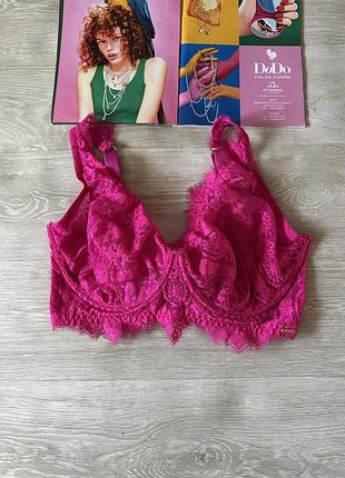 Очень красивый кружевной бюстгальтер