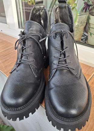 Женские ботинки демисезонные черные натуральная кожа 39 размера