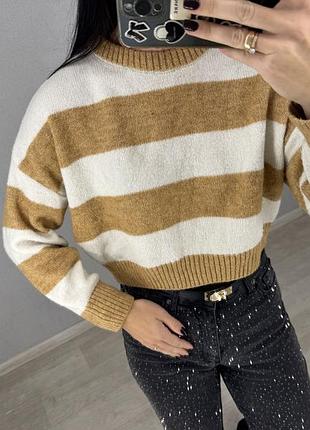 Теплий светр в смужку