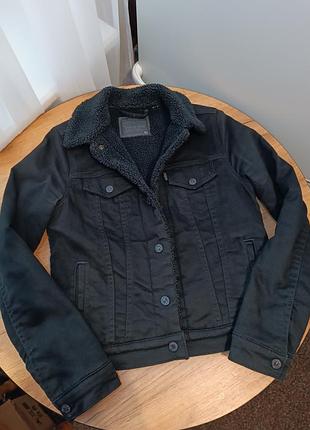 Коттоновая куртка levi's утеплена на овчине