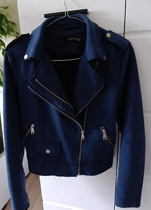 Темно-синя курточка