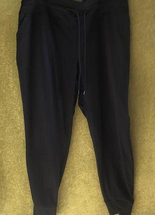 Красивые женские леггинсы lole, черного цвета, размер l=xl, садятся красиво на xl.