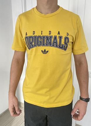 Оригінальна чоловіча футболка adidas size s