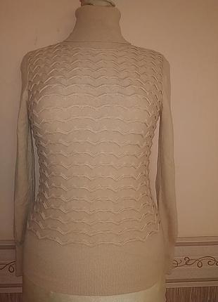 Красивый,качественный свитер с высоким воротником ( гольф),отличного состава: вискоза,шерсть,полиэстер .италия .