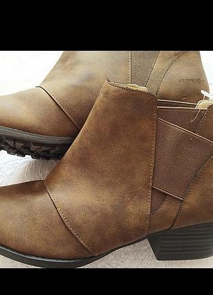 Кожаные осенние ботиночки-челси короткие