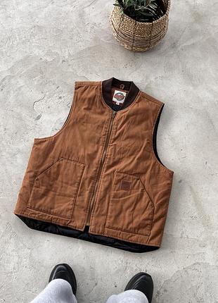 Вінтажна коричнева джинсова желетка з маленьким вишитим логотипом в ковбойському стилі carhartt dickies