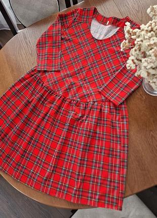 Плаття в клітинку