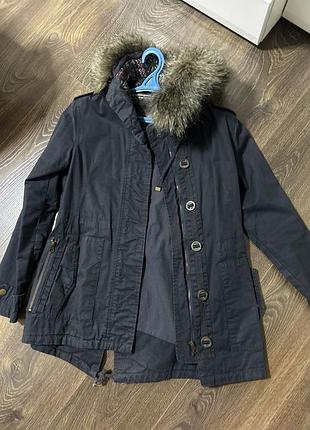 Куртка жіноча