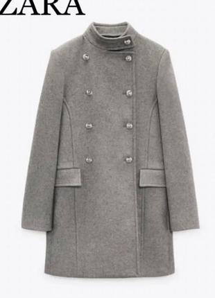 Серое шерстяное пальто