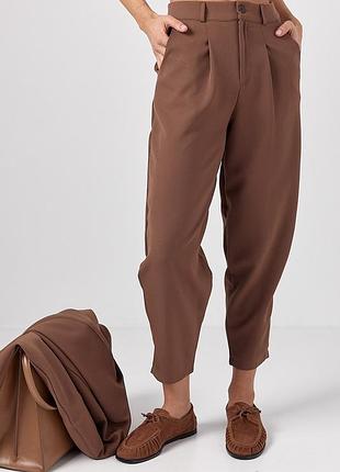 Женские брюки-бананы со складками мод 901091