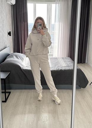 Женский спортивный костюм в цвете слоновая кость размер l