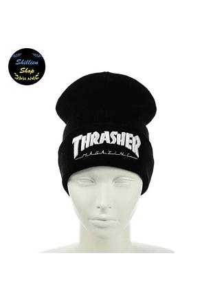 Чорна шапка унісекс з надписом trasher