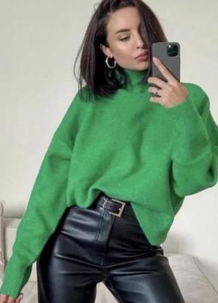 Стильний вільний светр з високим горлом zara
