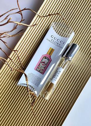 Белые свежие нежные цветы тестер flora gorgeous gardenia для женщин