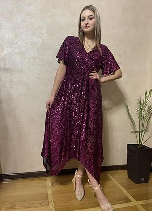 Розкішна сукня в паєтку