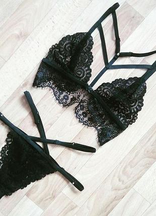 Комплект лиф и трусики стринги сетевые