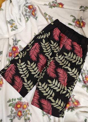 Шорты для девочки/8-9 лет