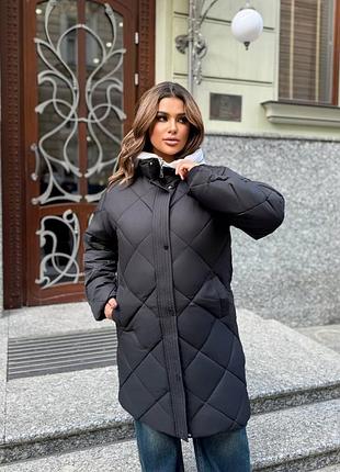 Женская теплая удлиненная куртка пальто с отстегивающимся капюшоном черная