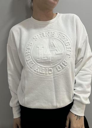 Спортивні кофти, розмір m. у наявності 2 одиниці, білого і синього кольору.