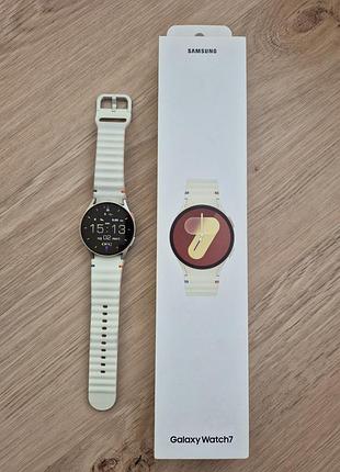 Samsung galaxy watch 7 40mm на гарантии
