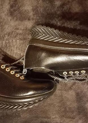 Кросівки жіночі шкіряні