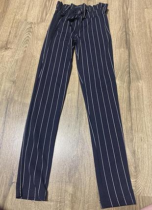 Штани на дівчинку