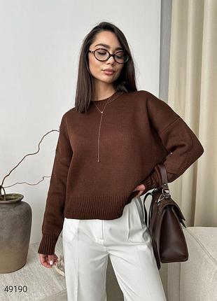 Женский базовый свитер шоколадного цвета