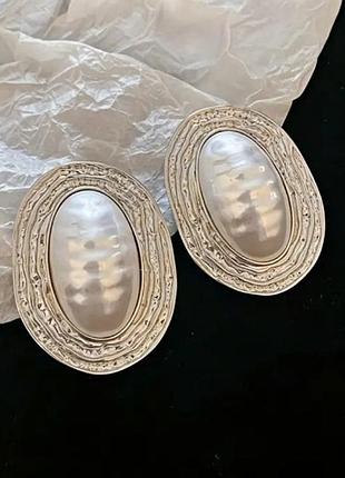 Женские серьги акцентные с большими камнями серебристые sku 03871