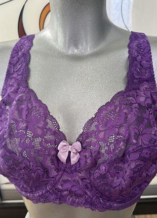 Розкішний, ажурний, бюстгальтер, в фіолетовому кольорі, від дорогого бренду: shapely figures