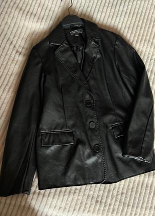 Шкіряний жіночий піджак