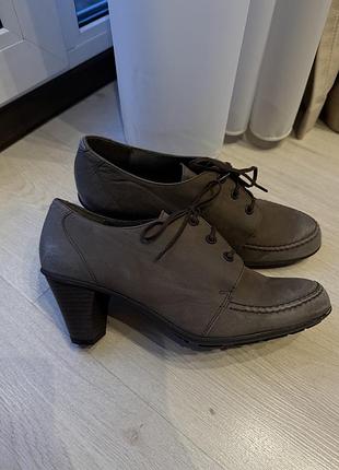 Шкіряні чоботи ботильйни шкіра сірі коричневі