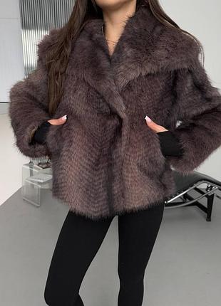 Шуба  із м'якого, об'ємного штучного хутра доповнить твої стильні образи.

• розмір  s m l