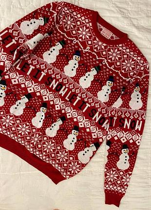 Новогодний свитер со снеговиками