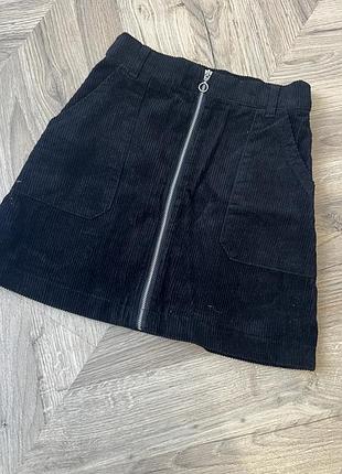 Чорна вельветова міні-спідниця