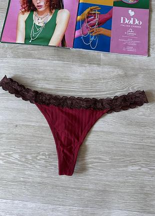Брендовые красные трусы стринги