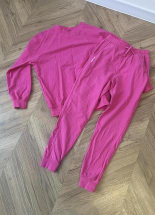 Спортивний костюм яскраво-рожевого кольору bekkin