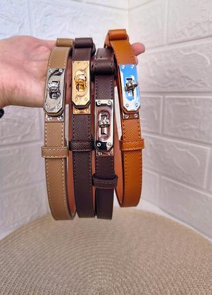 Трендовый тонкий ремень с пряжкой замочком шоколадного капучино коричневого цвета