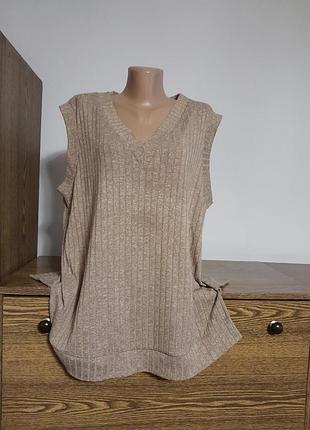 Безрукавка гарна