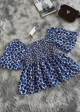 Гарна нова блуза