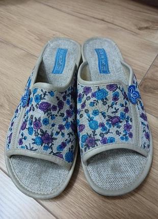 Женские домашние тапочки