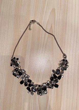 Колье с камнями