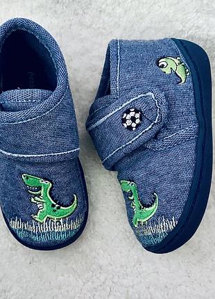 Капці тапочки домашні високі на липучці з аплікацією динозавра bobbi shoes (англія)
