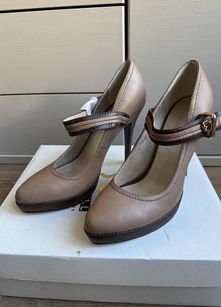 Бежеві шкіряні туфлі alex bell, нові, 38 розмір