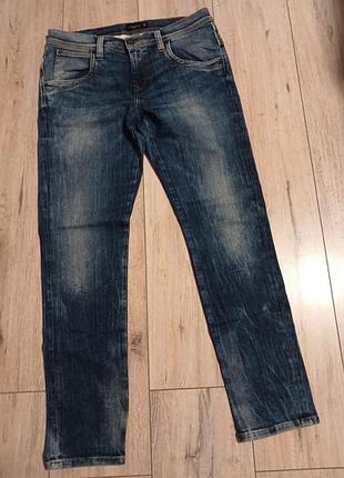 Брендовые женские джинсы, размер 27, бренда liebeskind. 
джинсы в идеальном состоянии, хорошего качества.