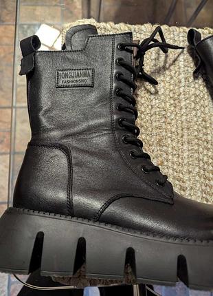 Черные кожаные сапоги стелька 25 см, новые