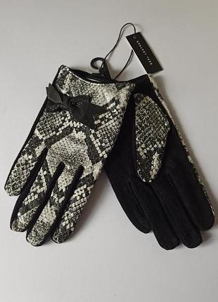 Женские комбинированные  кожаные  перчатки под кожу питона.